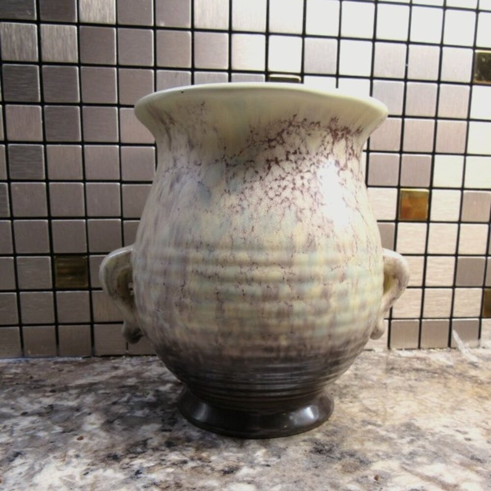 VINTAGE BESWICK POTTERY.  5 1/2 X 6 INCHES.